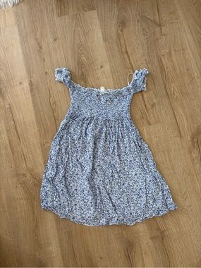 Sun & Shadow Blue and White Smocked Floral Top